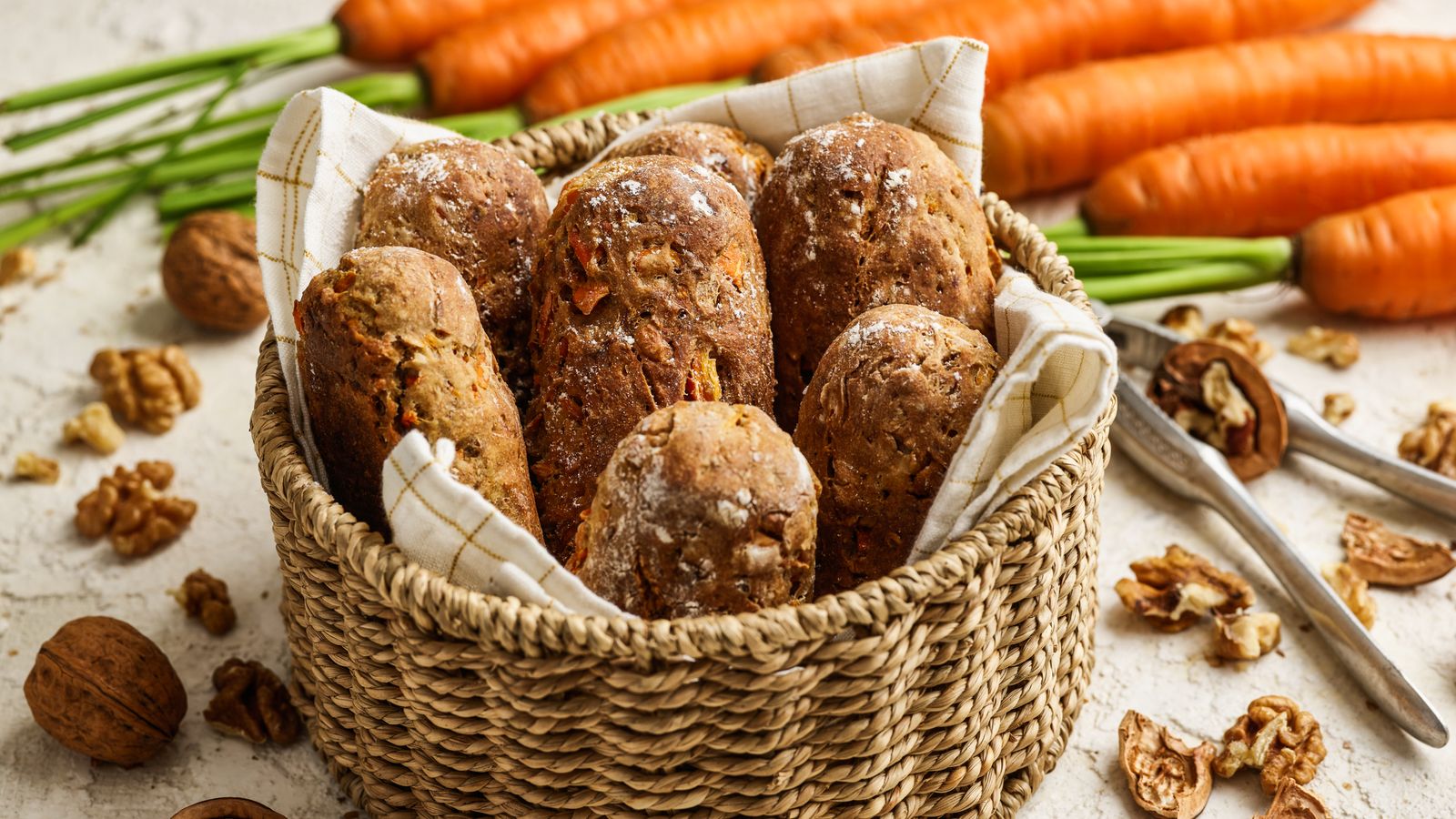 Dinkel-Brötchen mit Karottenfüllung