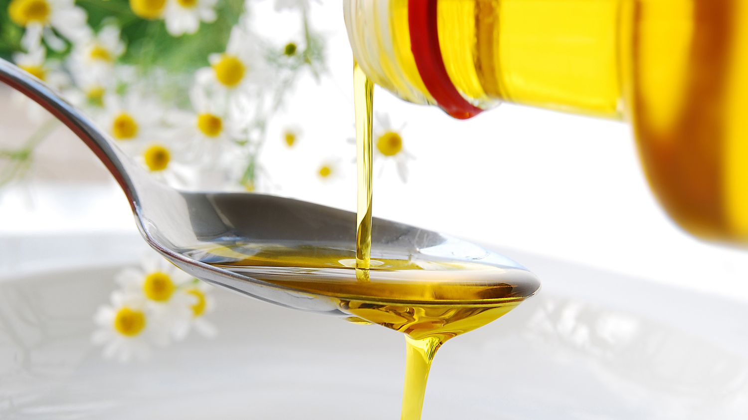 Льняное масло повышает холестерин. Оливковое и льняное масло. Оливковое масло.