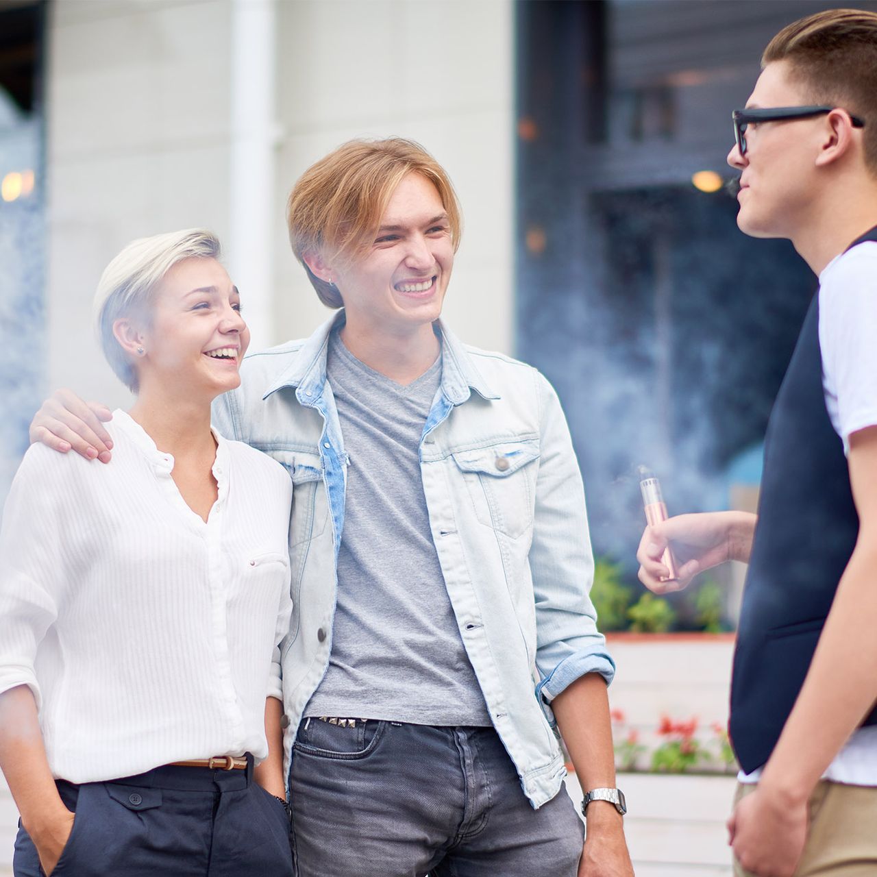 vape popcorn lunge vape popcornlunge Popcorn-lunge Vape Ein US-Teenager entwickelte nach 3  Jahren heimlichem Dampfen die Krankheit „ Popcorn-Lunge“ – eine  lebensverändernde, unheilbare Erkrankung. Medizinisch bekannt als  Bronchiolitis obliterans, vernarbt diese Krankheit