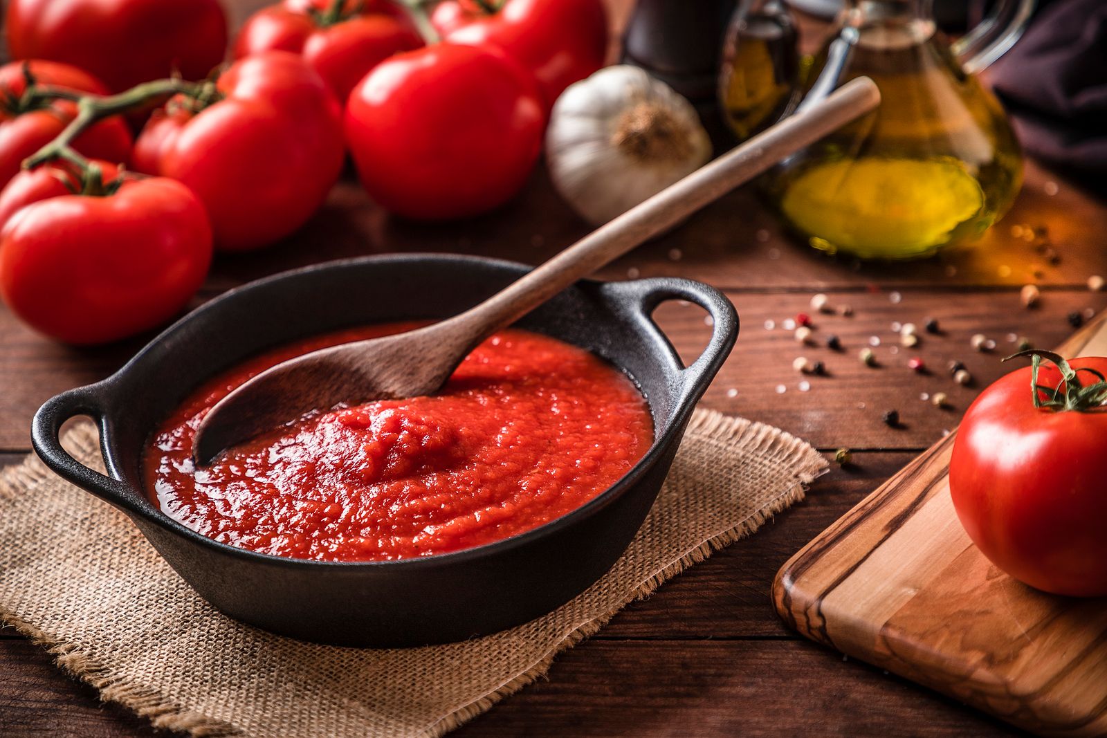Tomatensauce in der Pfanne