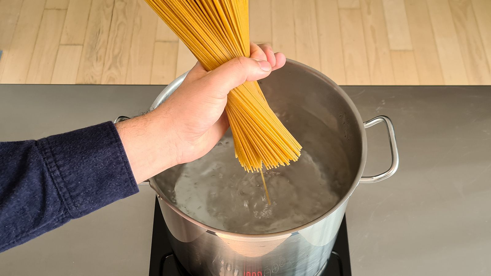 2.Schritt  Spaghetti Carbonara – cremig, rauchig und vegan
