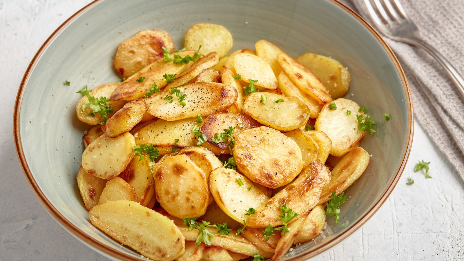 Bratkartoffeln aus der Pfanne