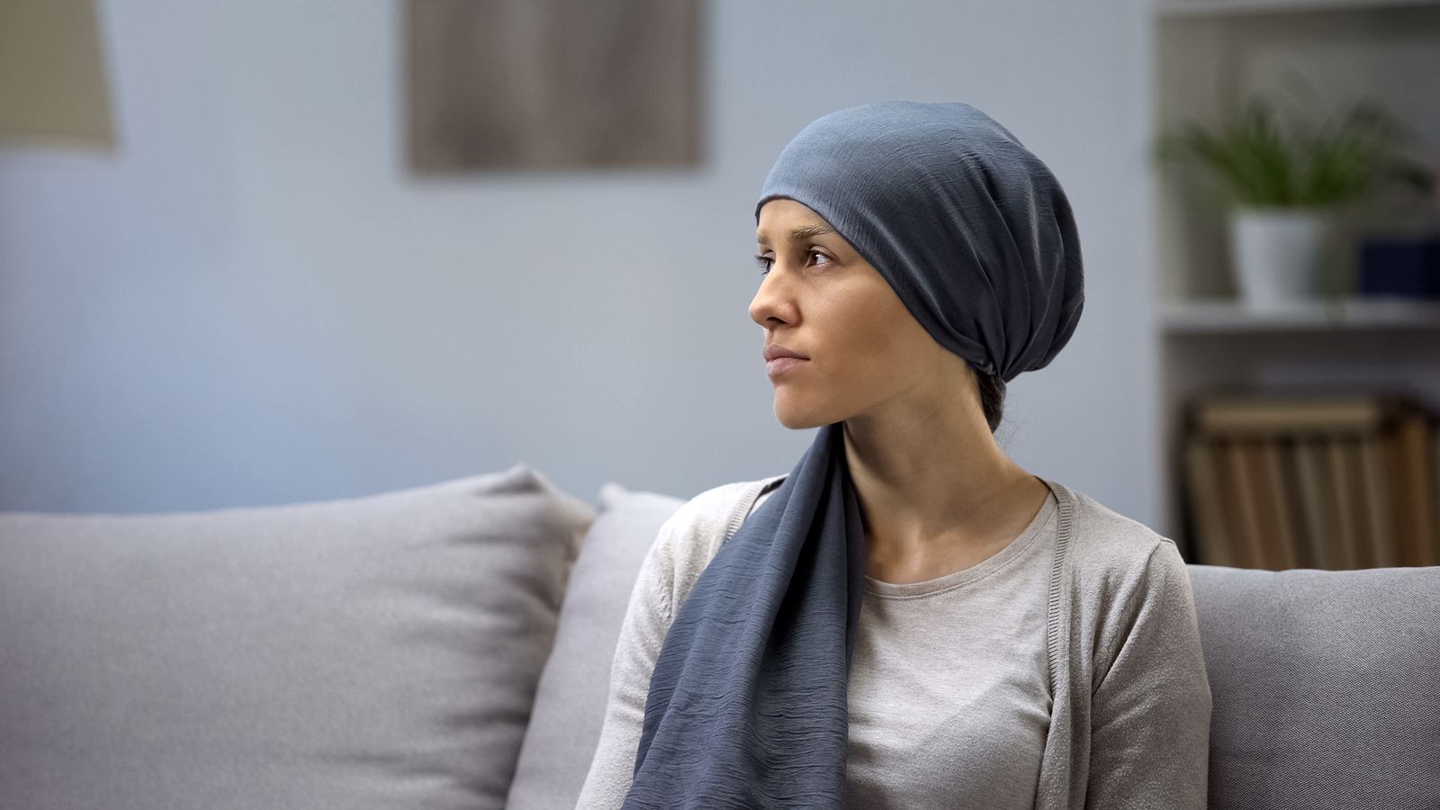 Frau nach einer Chemotherapie mit Gehirnschaden