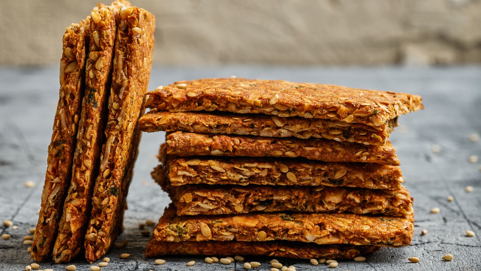  Cracker mit Sesam & Basilikum