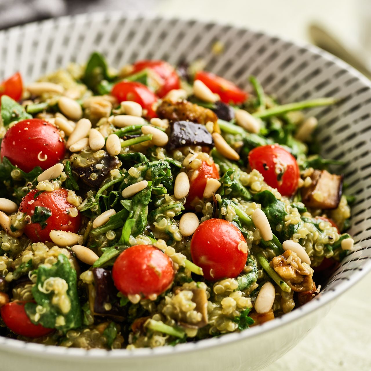 Quinoa Salat Mit Avocadodressing Vegan 