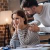 Frau leidet unter Depressionen