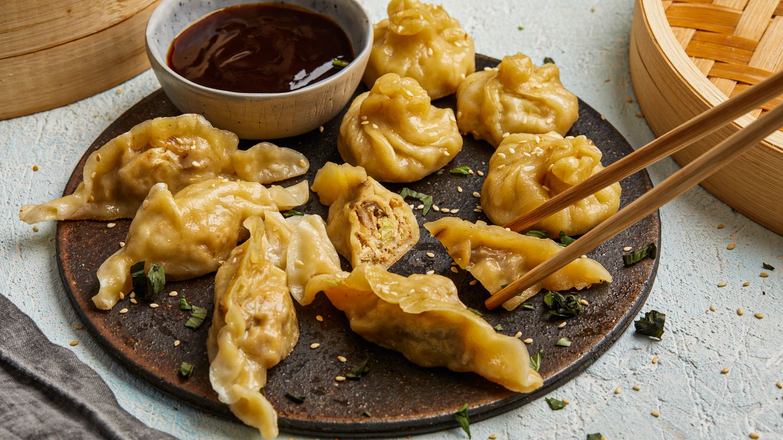 Dumplings mit Weisskohl und Tofufüllung