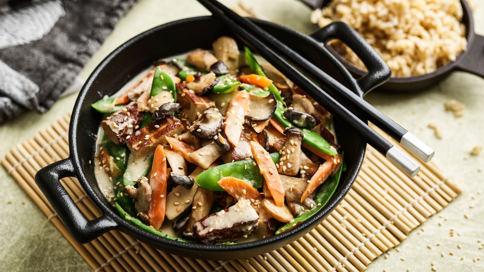 Gemüse-Pilzpfanne mit Tofu