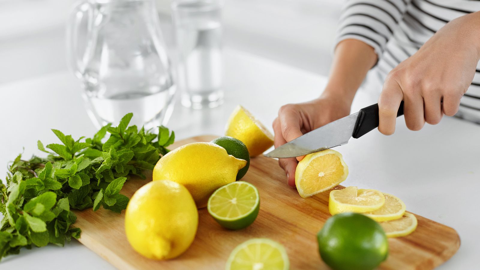 Massnahmen zur Gesundheitsprävention mit Zitronen