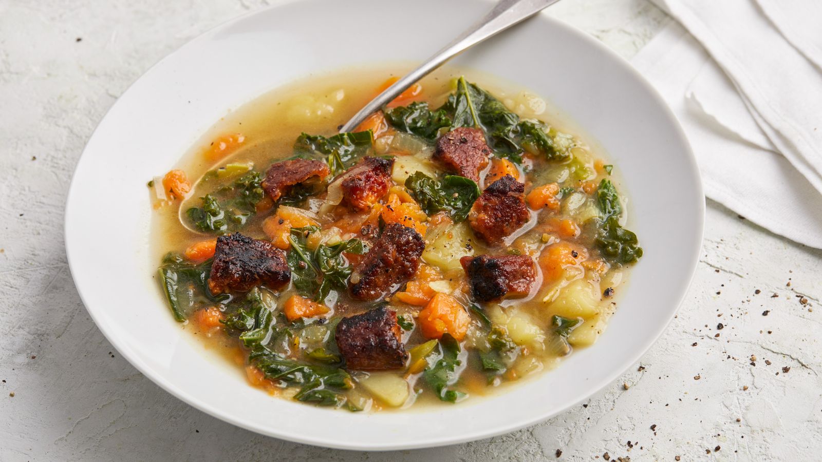 Portugiesische Grünkohlsuppe mit Kartoffeln