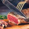 Rotes Fleisch im Anschnitt