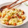 Kartoffelsalat mit Räuchertofu und Schnittlauch