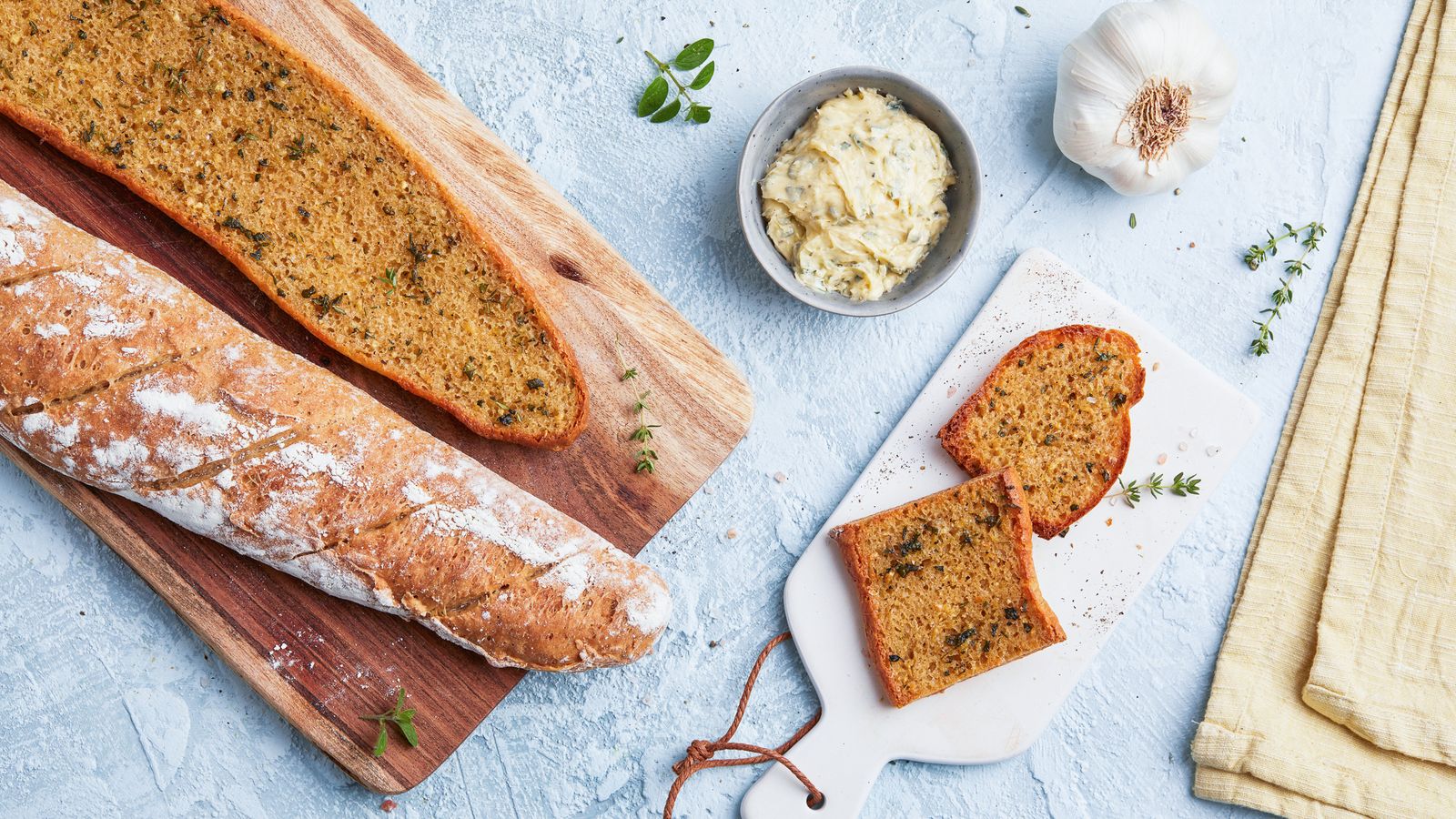 Dinkel-Baguettes mit Knoblauch