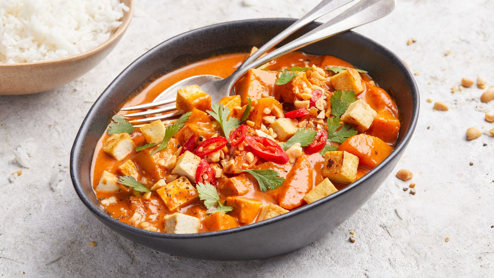 Massaman-Curry mit Tofu, Karotten und Kartoffeln