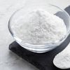 Mineralstoffe auf einer Schieferplatte gegen Haarausfall
