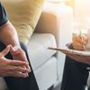 Patient ist psychisch angeschlagen und Ärztin geht nach Psychiatrie-Handbuch