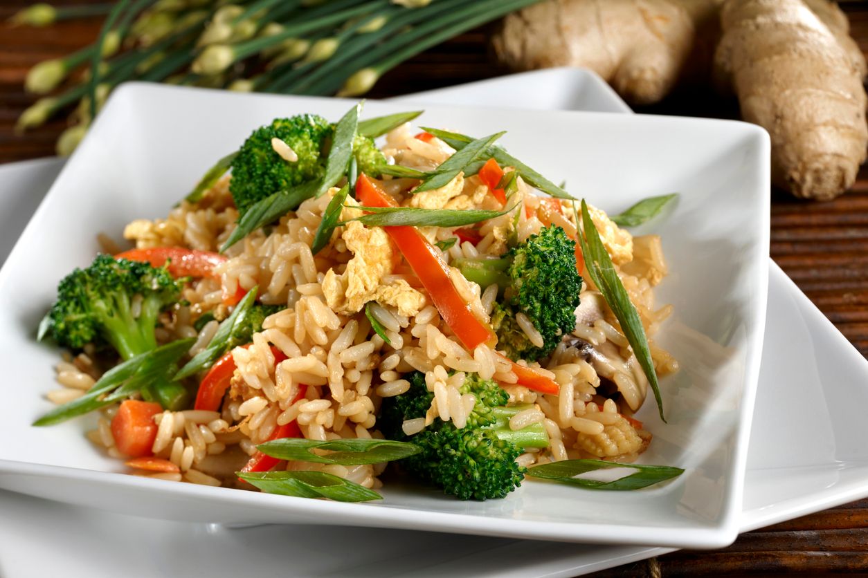 veganes Reisgericht mit Gemüse