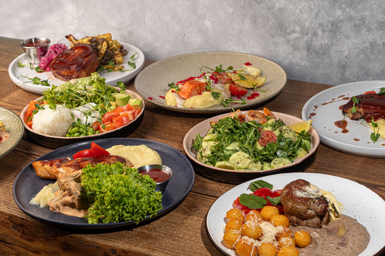  Gerichte für die Speisekarte Salate und Vorspeisen und Hauptgerichte