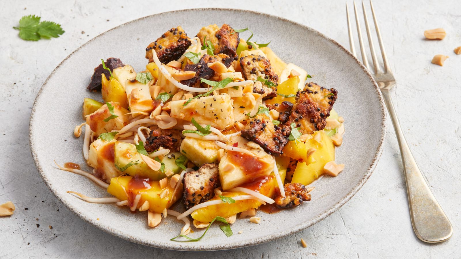 Rojak Salat - malaysisch auf einem Teller serviert