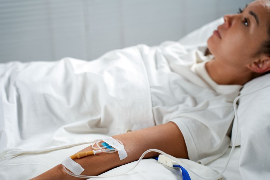 Patient mit einem intravenösen Infusionszugang