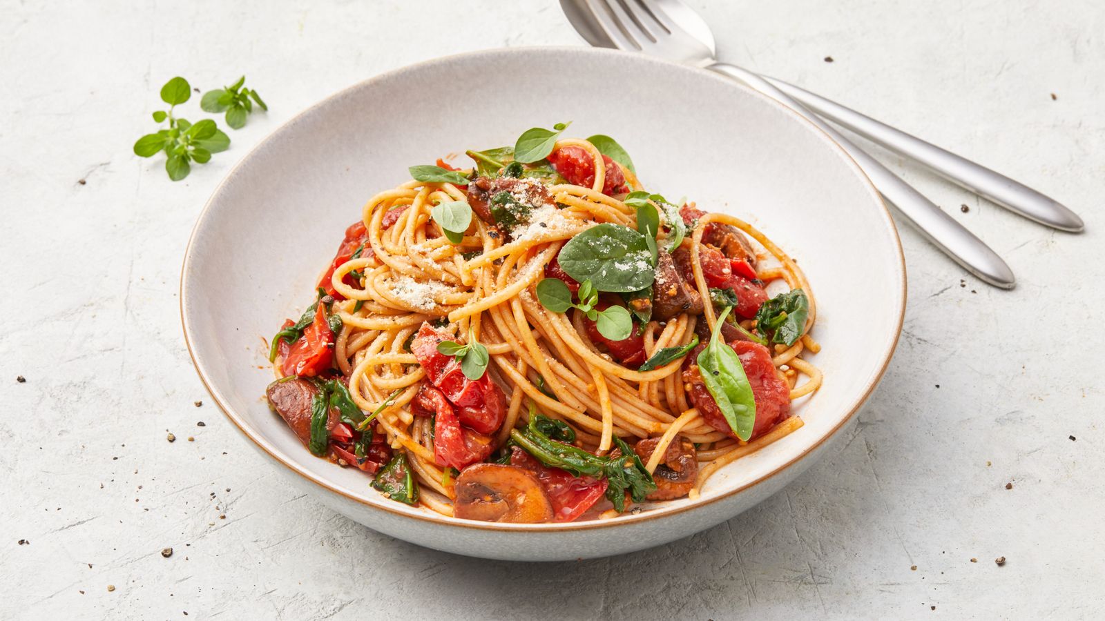 Spaghetti mit Champignons, Spinat und Cherrytomaten